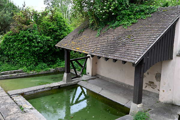 2605k032_GPX_lavoir_VauxLesHuguenots_Aubergenville